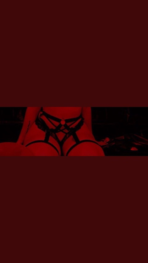 Header of deadxprinc3ss