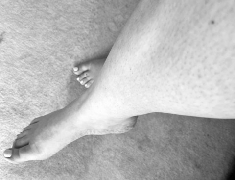 Header of feet.queen_22