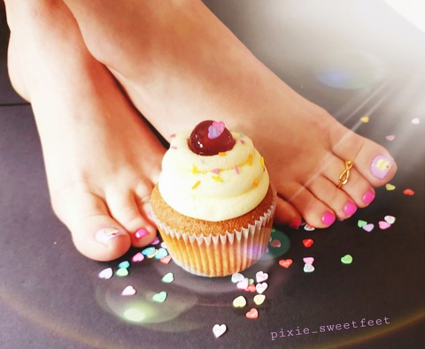 Header of pixie_sweetfeet_size2